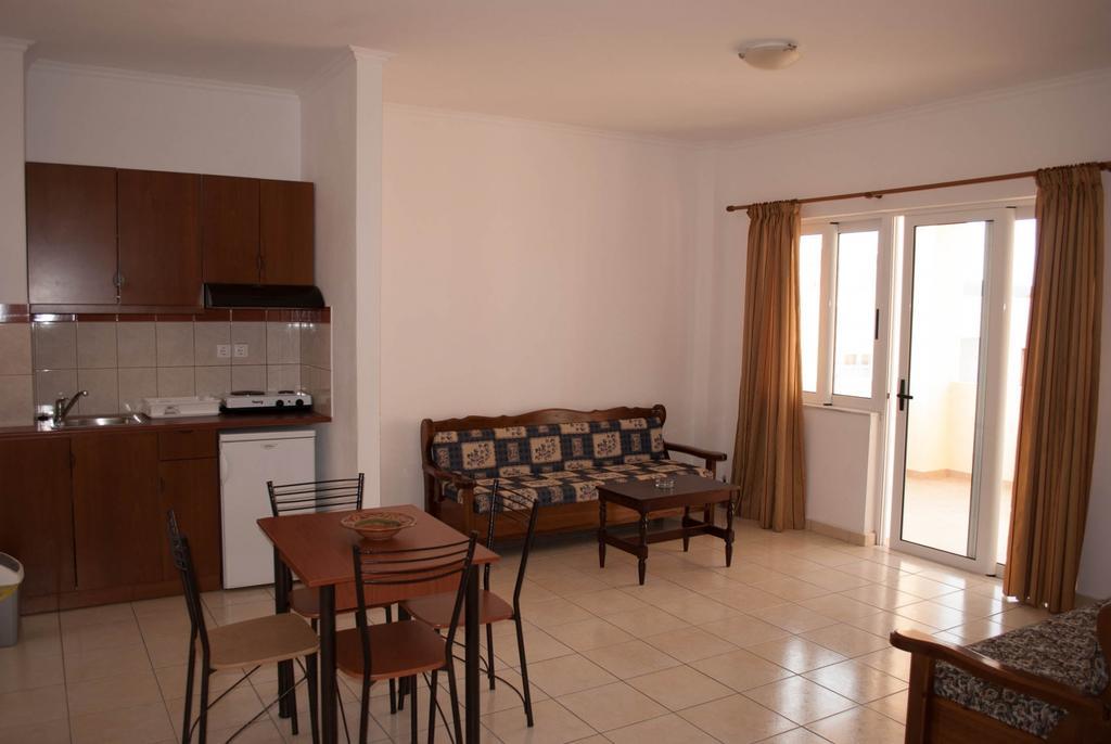 Thodorou Village Agia Marina Habitación foto